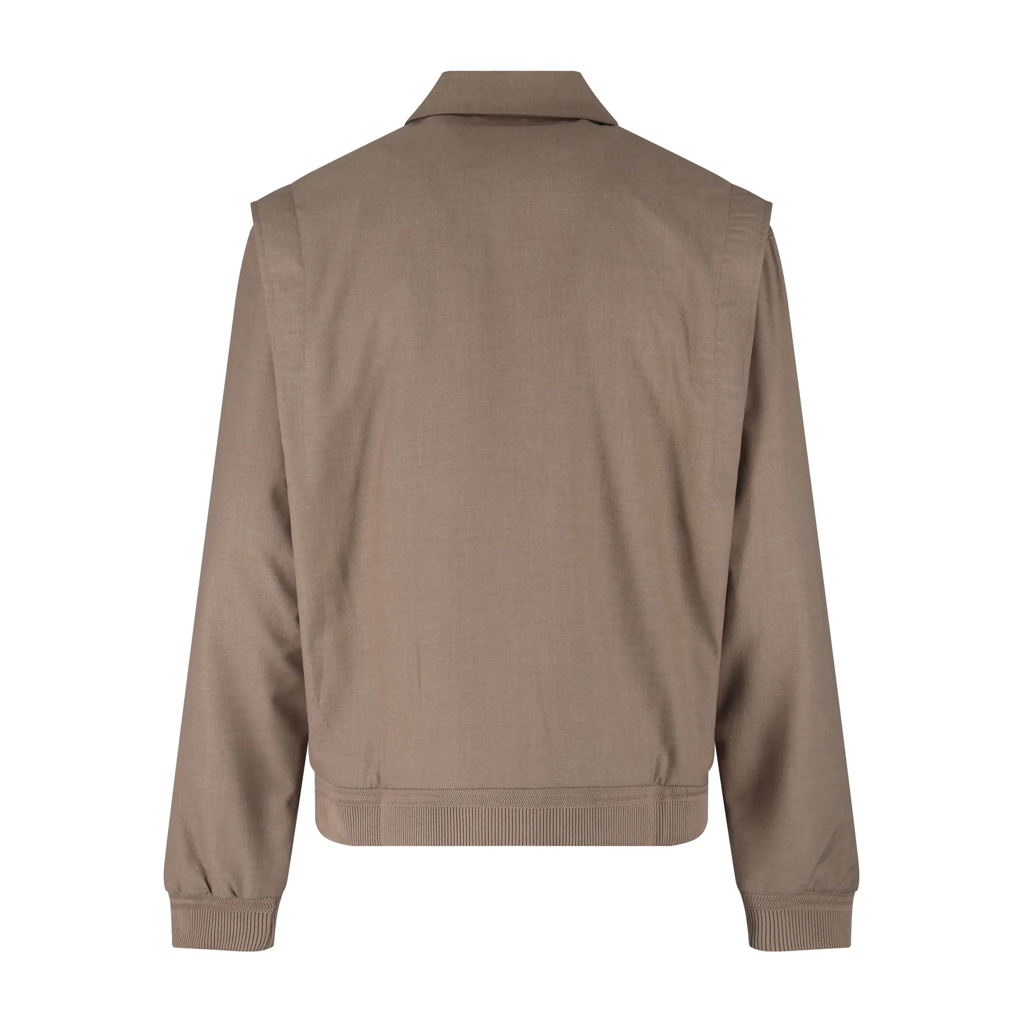 🅿️810 1v 25FW khaki wool casual jacket. The original jacket was purchased for 24,200 yuan. The old money style of Lujia is really not comparable to those second-tier brands. We custom-made imported real wool blended fabrics. The upper body is particularly high-end. Fabric has always been a particularly important part of our products. It is also the foundation for the rise of high-rise buildings. The materials we use are quite solid. Nearly 100% sheep wool is blended with polyester and polyester to ensure the drape of the pants. The comparison of the sample in Figure 2 is only slightly red. The specifications are exclusively custom-woven and have no difference. The pockets and trims are cut according to the Italian old-money style craftsmanship standards. The back pockets are embellished with embossed logos. The focus is to restore the pleats and perm marks on the front, which is full of texture. Size:50-52-54-56
